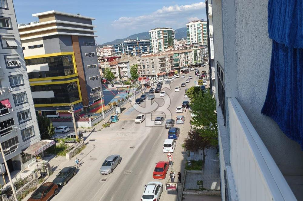 Buca'da Cadde Üzeri Merkezi Konumda Satılık 3+1 Daire