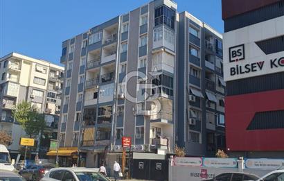 Buca'da Cadde Üzeri Merkezi Konumda Satılık 3+1 Daire