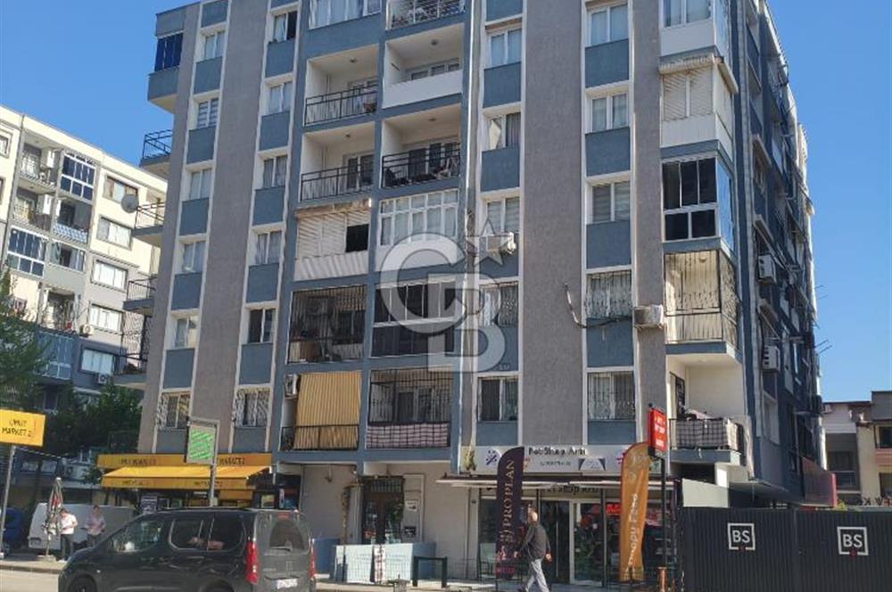 Buca'da Cadde Üzeri Merkezi Konumda Satılık 3+1 Daire