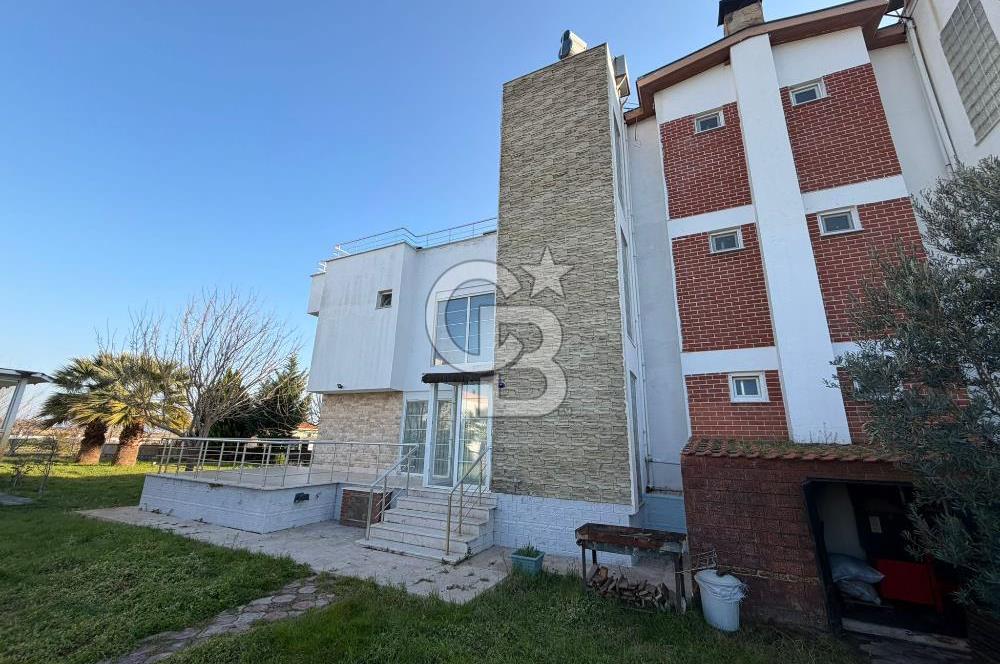 DİKİLİ SALİHLERALTINDA HAVUZLU, 6+1 ÖZEL VİLLA