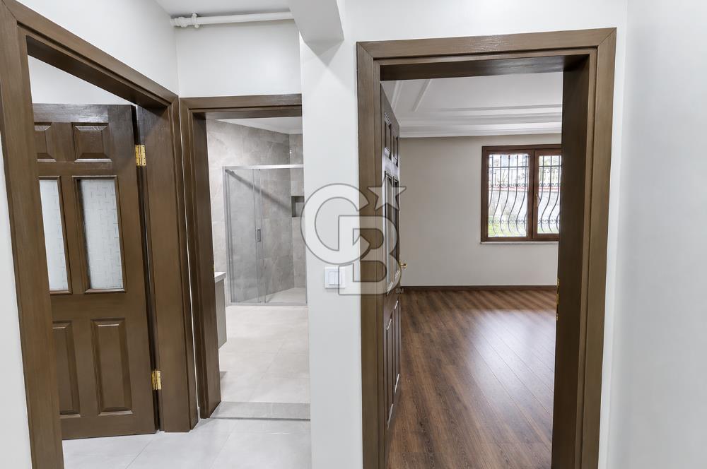 Küçükyalı Sahil'de Yenilenmiş 2+1 Bahçe Katı Net 70m2