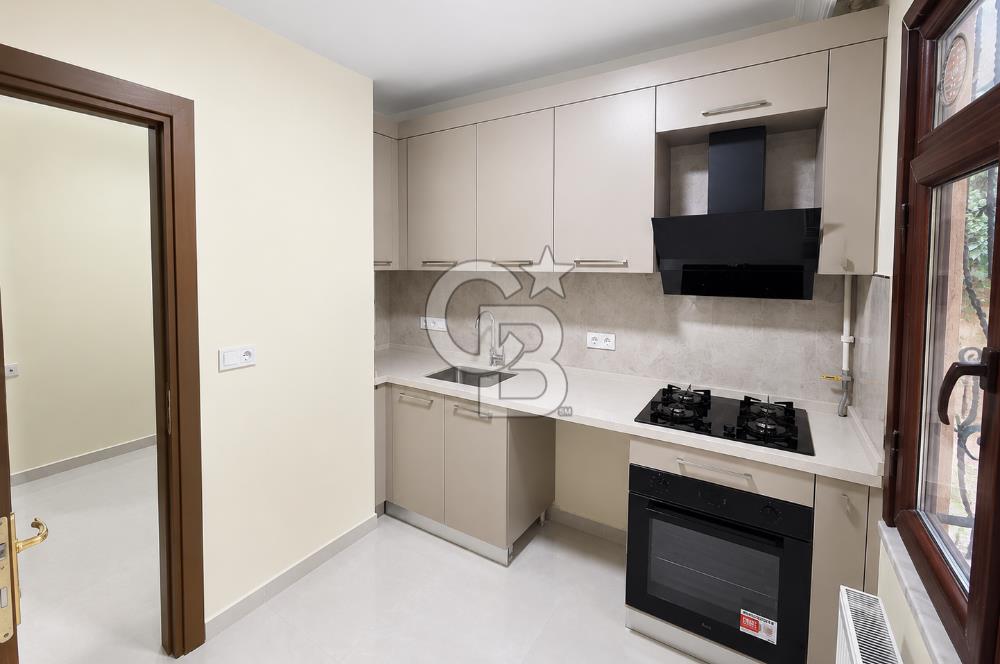 Küçükyalı Sahil'de Yenilenmiş 2+1 Bahçe Katı Net 70m2