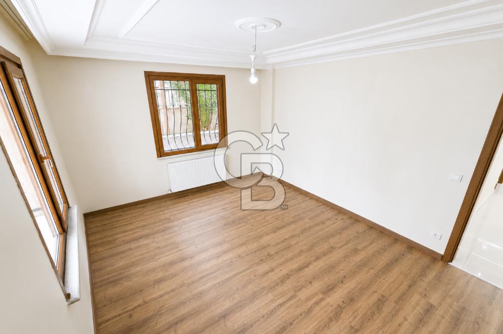 Küçükyalı Sahil'de Yenilenmiş 2+1 Bahçe Katı Net 70m2
