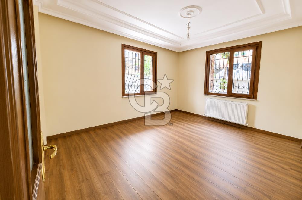 Küçükyalı Sahil'de Yenilenmiş 2+1 Bahçe Katı Net 70m2