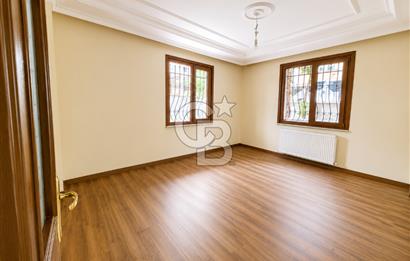 Küçükyalı Sahil'de Yenilenmiş 2+1 Bahçe Katı Net 70m2