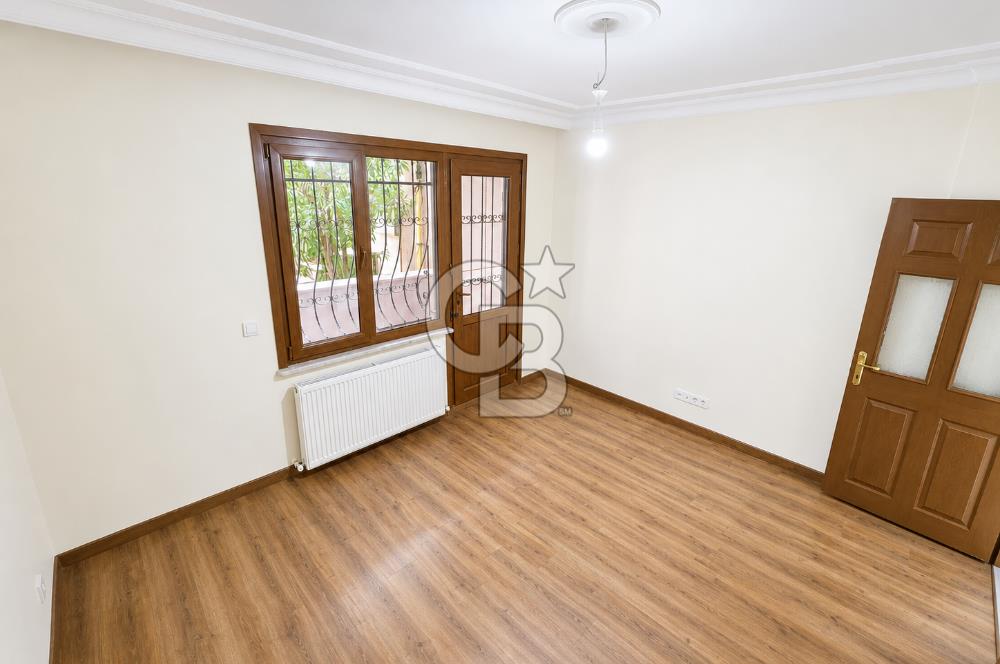 Küçükyalı Sahil'de Yenilenmiş 2+1 Bahçe Katı Net 70m2