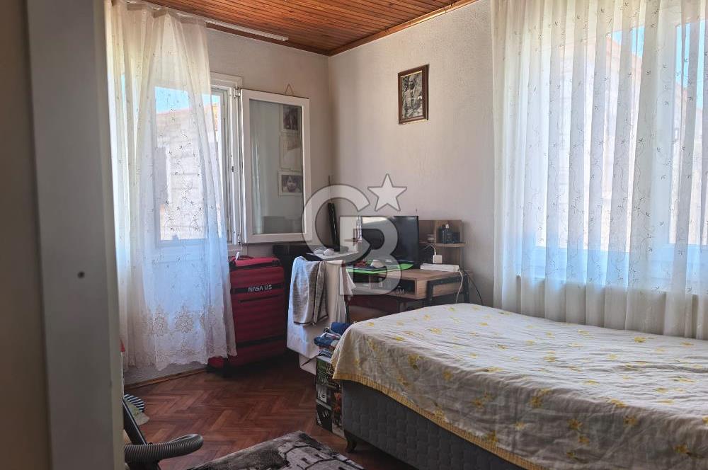 Bir Ev İçinde 3 Ev - Yeni Foça Merkezde Satılık Müstakil