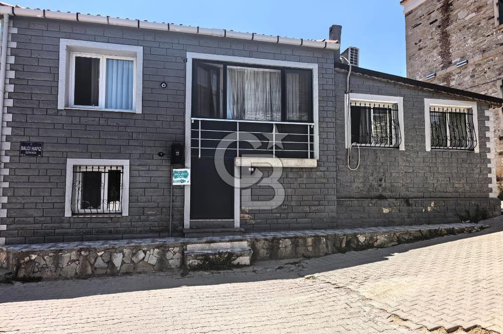 Bir Ev İçinde 3 Ev - Yeni Foça Merkezde Satılık Müstakil