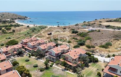 ÇEŞME OVACIK'TA DENİZE 150 M SİTE İÇİNDE 3+1 SATILIK VİLLA 