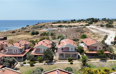 ÇEŞME OVACIK'TA DENİZE 150 M SİTE İÇİNDE 3+1 SATILIK VİLLA 