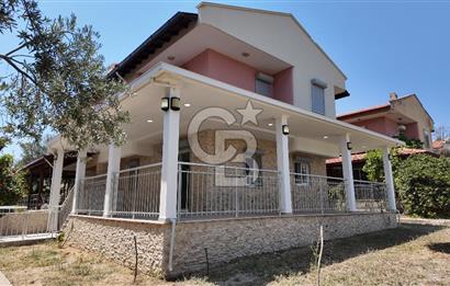 ÇEŞME OVACIK'TA DENİZE 150 M SİTE İÇİNDE 3+1 SATILIK VİLLA 