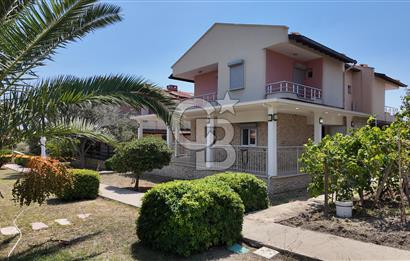 ÇEŞME OVACIK'TA DENİZE 150 M SİTE İÇİNDE 3+1 SATILIK VİLLA 