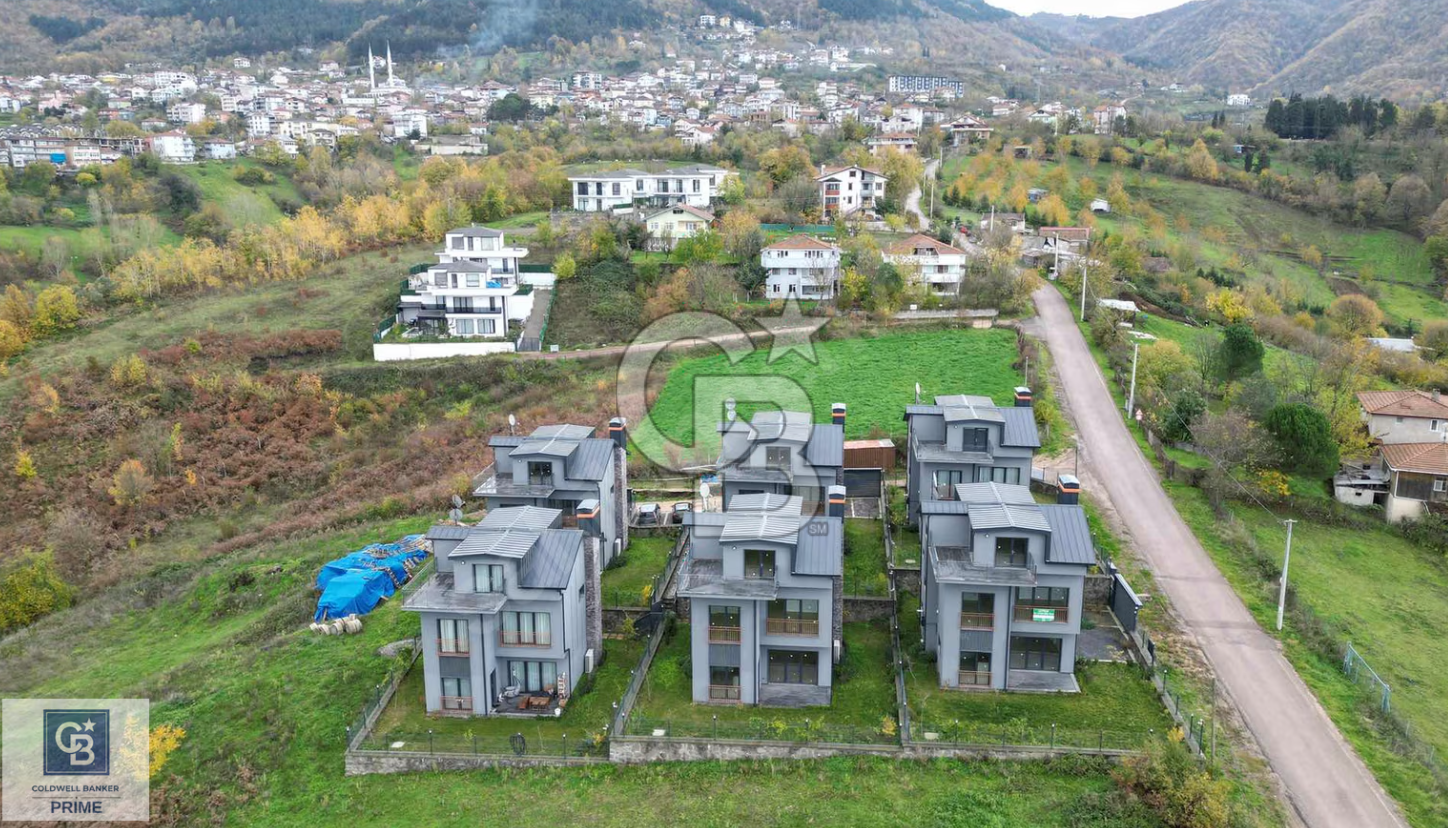 Satılık Özel Bahçeli Müstakil Yüksek Donatılı 4+1 Tripleks Villa