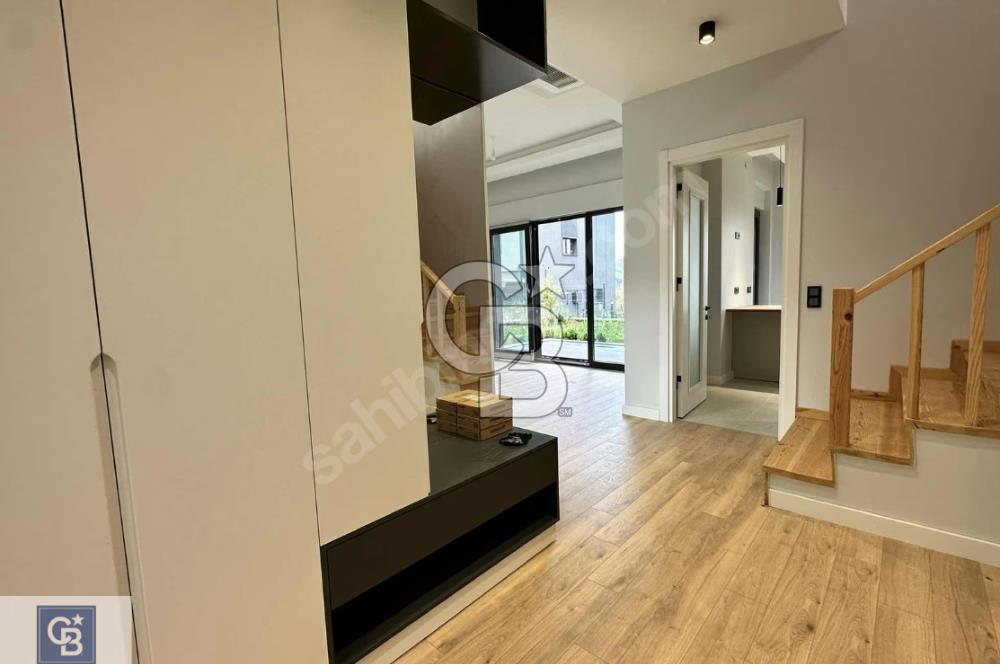 Satılık Özel Bahçeli Müstakil Yüksek Donatılı 4+1 Tripleks Villa