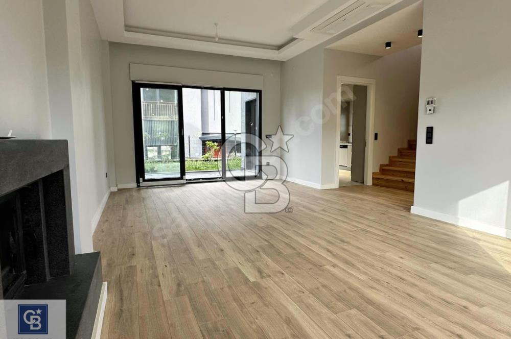 Satılık Özel Bahçeli Müstakil Yüksek Donatılı 4+1 Tripleks Villa