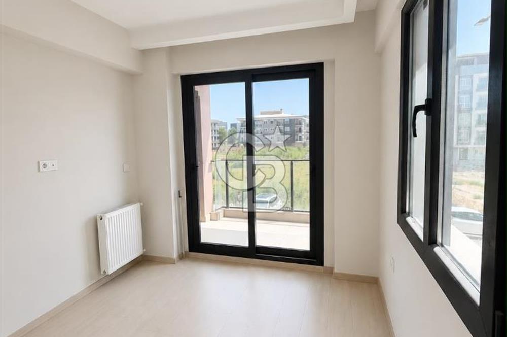 Seyrekte Havuzlu Kiralık Daire