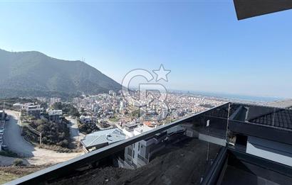 Balçova'da Muhteşem Manzaralı Ultra Lüks Tripleks Villa