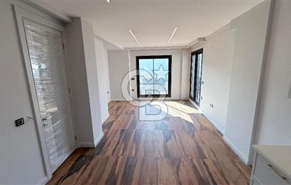 Balçova'da Muhteşem Manzaralı Ultra Lüks Tripleks Villa