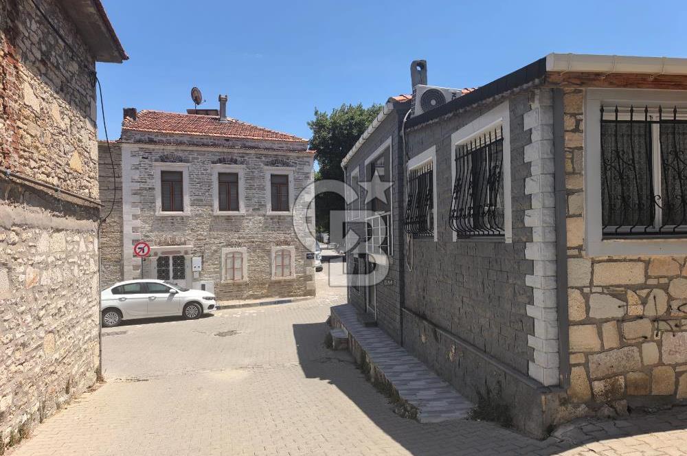 Bir Ev İçinde 3 Ev - Yeni Foça Merkezde Satılık Müstakil