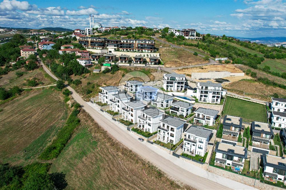 İZMİT KABAOĞLU KAVAN COUNTRY KİRALIK 5+2 MÜSTAKİL SIFIR VİLLA