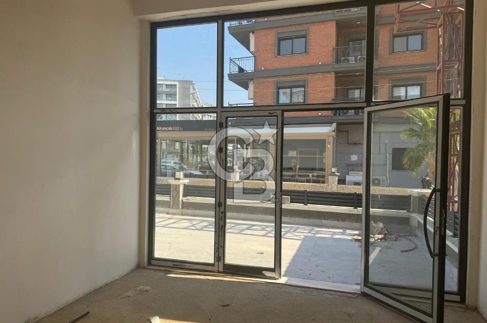 ATAŞEHİR'DE ANAYOL ÜZERİ YÜKSEK MÜŞTERİ POTANSİYELLİ SATILIK İŞYERİ