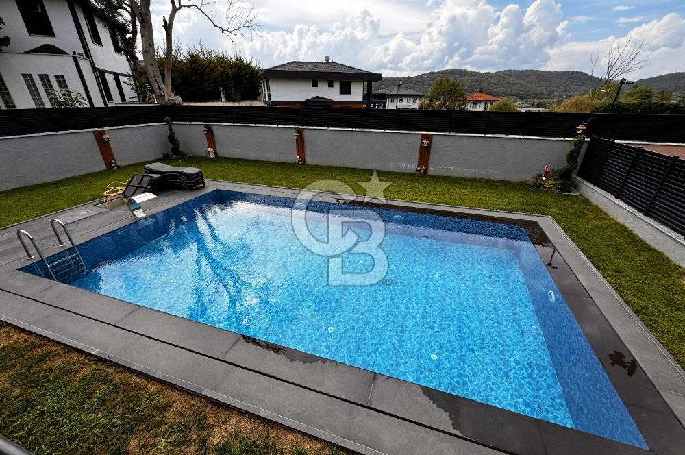 ŞİLE ÇAVUŞ'TA HAVUZLU 7+1 TRİPLEKS LÜKS VİLLA