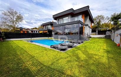 ŞİLE ÇAVUŞ'TA HAVUZLU 7+1 TRİPLEKS LÜKS VİLLA