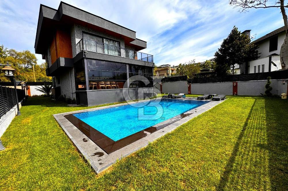 ŞİLE ÇAVUŞ'TA HAVUZLU 7+1 TRİPLEKS LÜKS VİLLA