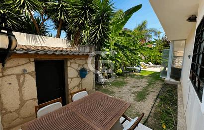 ÇEŞME ALAÇATI GÖBENE'DE SATILIK MÜSTAKİL 3+1 HAVUZLU VİLLA