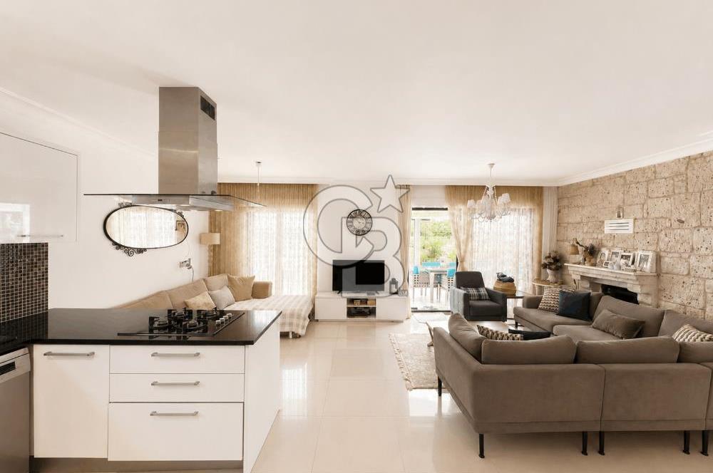 ÇEŞME ALAÇATI GÖBENE'DE SATILIK MÜSTAKİL 3+1 HAVUZLU VİLLA