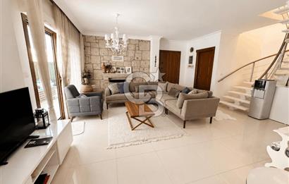 ÇEŞME ALAÇATI GÖBENE'DE SATILIK MÜSTAKİL 3+1 HAVUZLU VİLLA