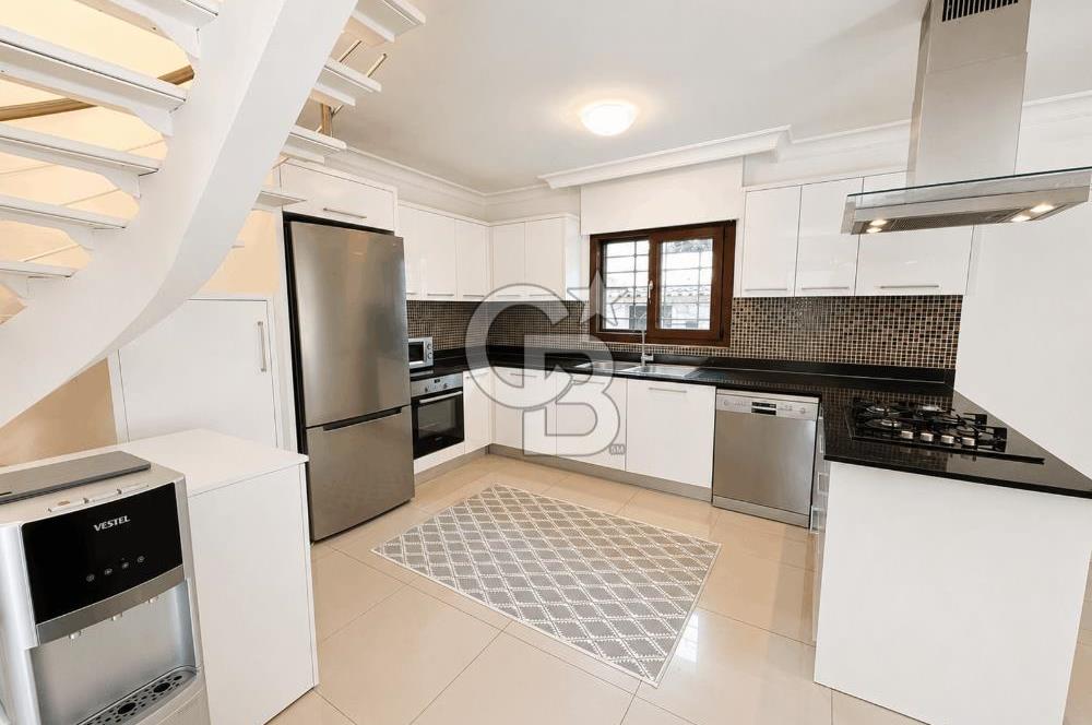 ÇEŞME ALAÇATI GÖBENE'DE SATILIK MÜSTAKİL 3+1 HAVUZLU VİLLA