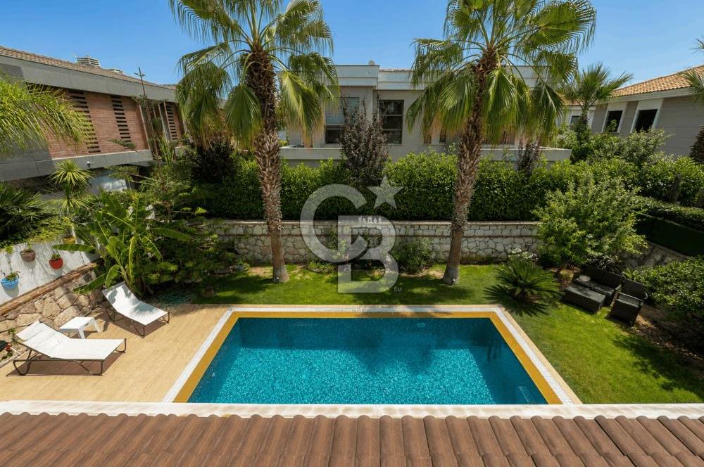 ÇEŞME ALAÇATI GÖBENE'DE SATILIK MÜSTAKİL 3+1 HAVUZLU VİLLA