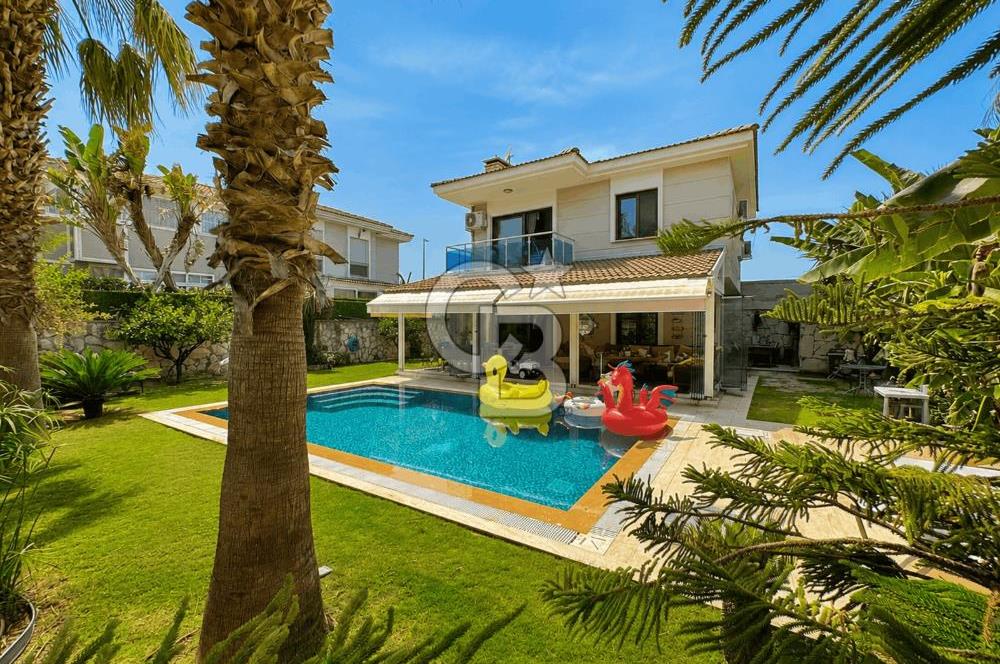 ÇEŞME ALAÇATI GÖBENE'DE SATILIK MÜSTAKİL 3+1 HAVUZLU VİLLA