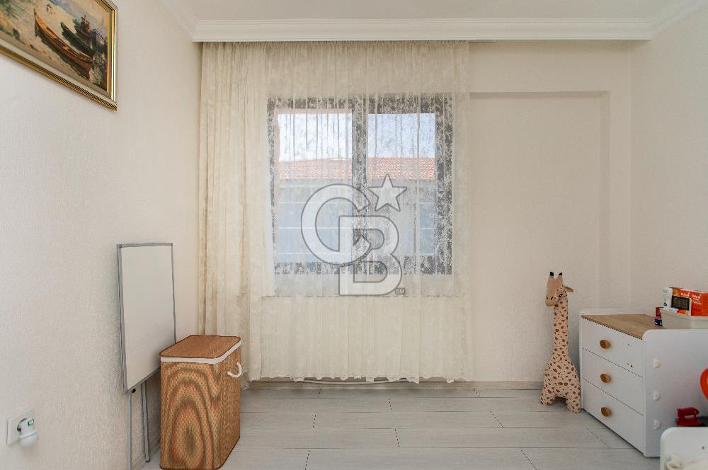 Foça Hacıveli Mah. Satılık 3+1 Bahçeli Geniş Dubleks Villa