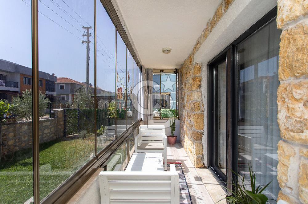 Foça Hacıveli Mah. Satılık 3+1 Bahçeli Geniş Dubleks Villa