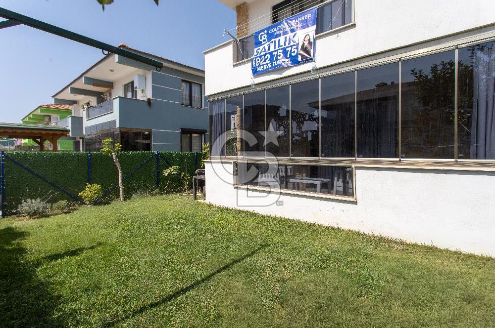 Foça Hacıveli Mah. Satılık 3+1 Bahçeli Geniş Dubleks Villa