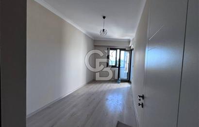 Bayraklı Gümüşpala'da Deniz Manzaralı Kiralık 2+1 Daire
