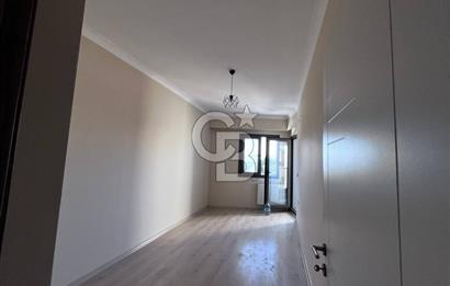 Bayraklı Gümüşpala'da Deniz Manzaralı Kiralık 2+1 Daire