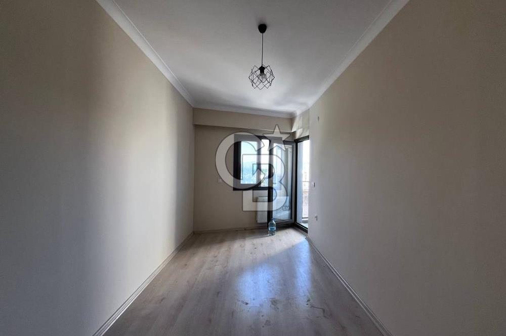 Bayraklı Gümüşpala'da Deniz Manzaralı Kiralık 2+1 Daire