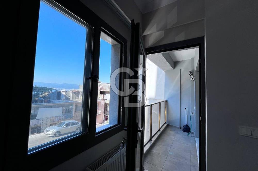 Bayraklı Gümüşpala'da Deniz Manzaralı Kiralık 2+1 Daire