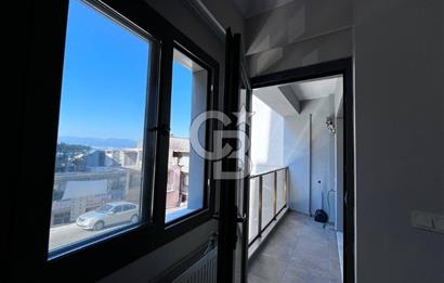 Bayraklı Gümüşpala'da Deniz Manzaralı Kiralık 2+1 Daire