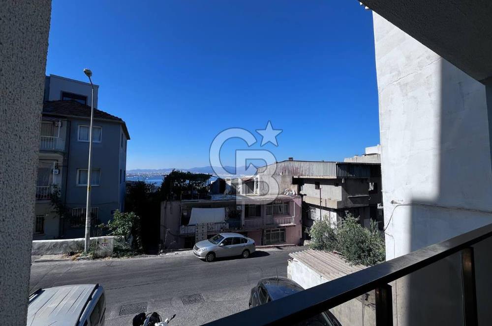 Bayraklı Gümüşpala'da Deniz Manzaralı Kiralık 2+1 Daire