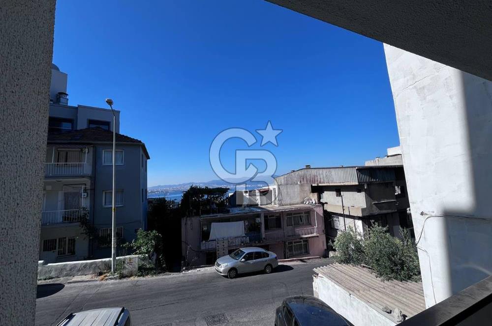 Bayraklı Gümüşpala'da Deniz Manzaralı Kiralık 2+1 Daire