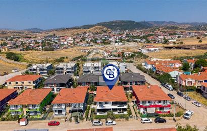 Foça Hacıveli Mah. Satılık 3+1 Bahçeli Geniş Dubleks Villa