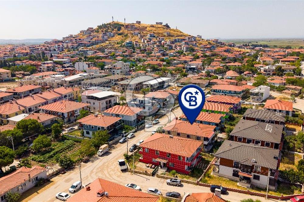 Foça Hacıveli Mah. Satılık 3+1 Bahçeli Geniş Dubleks Villa
