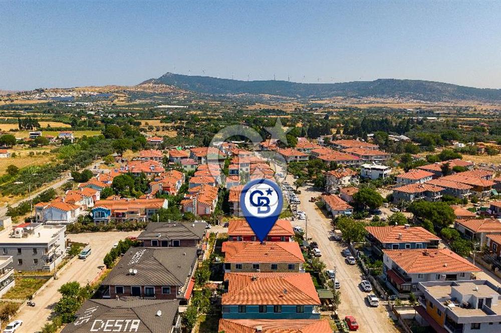 Foça Hacıveli Mah. Satılık 3+1 Bahçeli Geniş Dubleks Villa