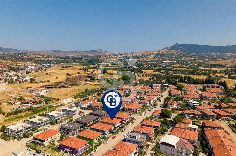Foça Hacıveli Mah. Satılık 3+1 Bahçeli Geniş Dubleks Villa