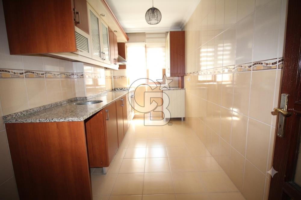 Ümraniye Namık Kemal Mh 3+1 Ara Kat Balkonlu Kiralık Daire
