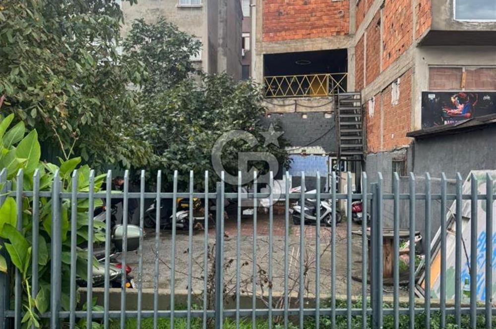 Ümraniye Çarşıda Merkezi konumda satılık arsa